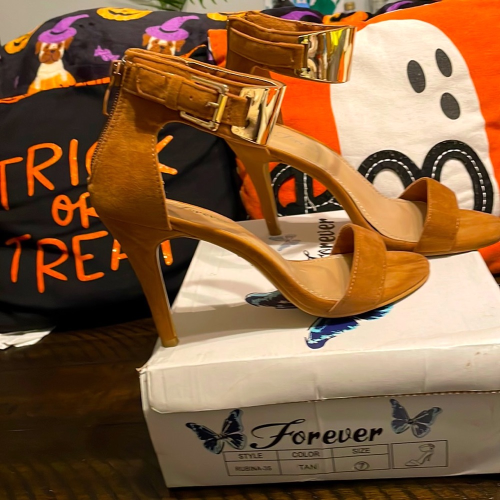 High heels size 7